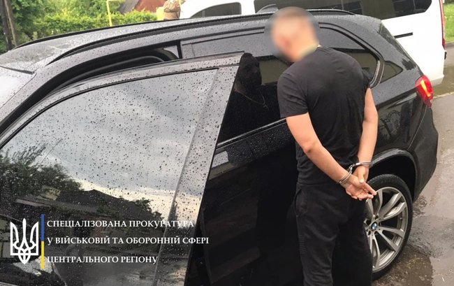 Задержан мужчина, пытавшийся подкупить офицера СБУ на Виннитчине, - Военная прокуратура 02