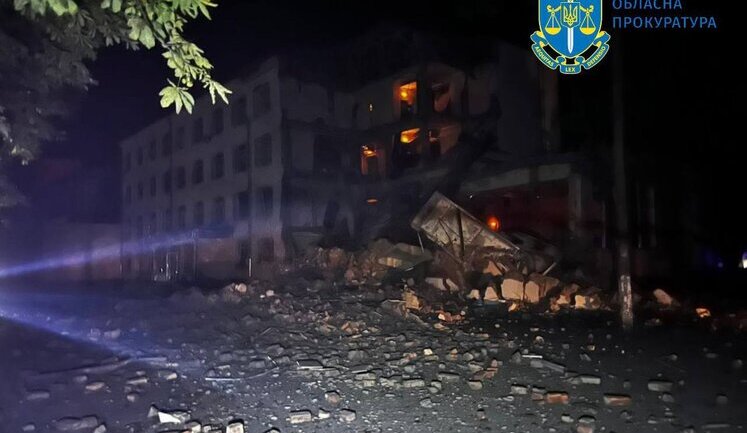 Consequences of Russian attack on educational institution in Sumy: guard was injured. PHOTOS