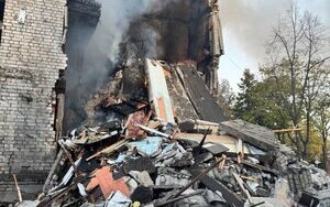 Ворог влучив у п’ятиповерхівку у Лимані Краматорського району 23 жовтня