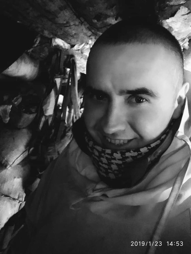 С погибшим при обстреле автокрана в Песках воином 58-й ОМПБр Ярославом Семенякой простятся завтра на Сумщине 01
