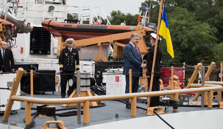 "Украина является де-факто восточным флангом НАТО", - Порошенко