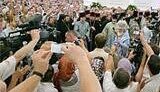 ПАТРИАРХ ПОПАЛ В ОЦЕПЛЕНИЕ (Ъ)