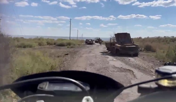 На Донеччині ЗСУ розгромили колону техніки РФ - знищено понад 20 автомобілів. ВIДЕО