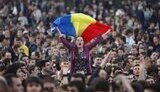 Протесты в Молдове: 10 тысяч человек вышли на улицы, президентский дворец захвачен, парламент в огне. ФОТОрепортаж. (обновлено)