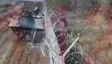 Пьяные российские солдаты на БМП протаранили забор и повредили систему наблюдения аэропорта в Волгограде. ВИДЕО