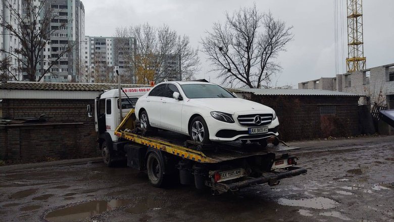 Перший автомобіль у водія-боржника вилучили у Харкові 02
