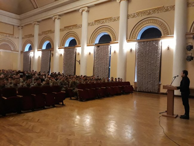 Книгу Круты: 100 лет подвига презентовали лицеистам со всех уголков Украины 05