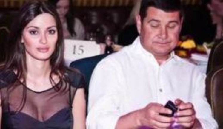 Лещенко опубликовал список имен подозреваемых по делу Онищенко