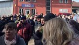 Жителі селища на Львівщині вийшли на мітинг через можливе поселення в місцевому санаторії українців із Китаю. ФОТО