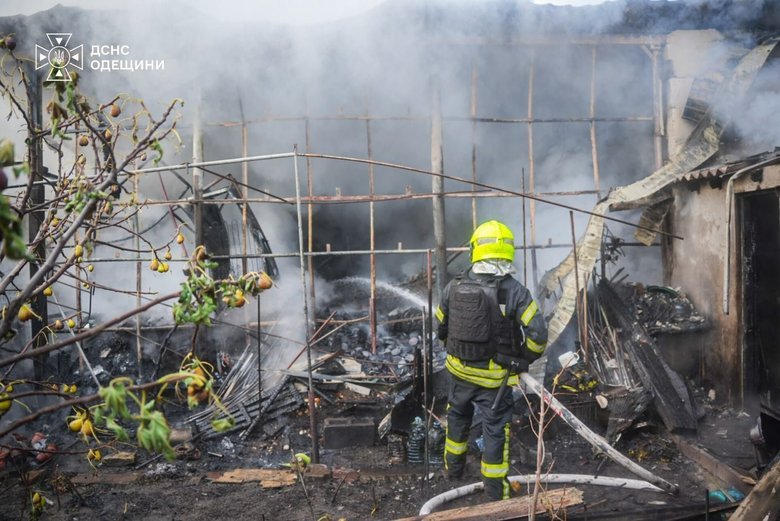 Житловий сектор та логістика поштового оператора під ударом на Одещині