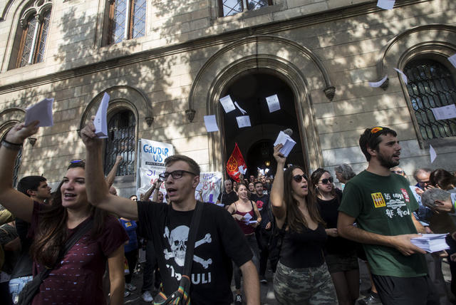 В іспанській провінції Каталонія відбулися мітинги на підтримку референдуму за незалежність 07