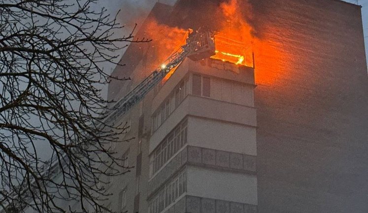Зеленський про удар по Луцьку: Ми пропонуємо Великоднє перемир’я, а відповідь РФ - "шахеди". ФОТОрепортаж