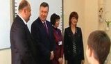 Янукович публично назвал новым мэром Енакиево предполагаемого кандидата от Партии регионов: "Здрасте, ребята". + ВИДЕО