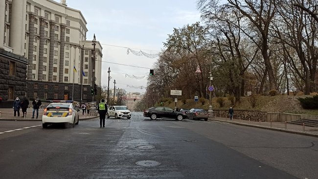 Protesters gather at Verkhovna Rada, block Hrushevskoho street in Kyiv 20