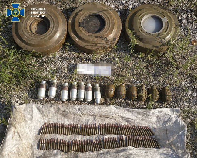 На Луганщине обнаружен тайник с противотанковыми минами, - СБУ 02