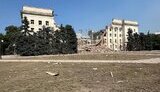 Россияне уничтожили здание Херсонской ОГА