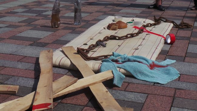 Жодної амністії кремлівським злочинцям, - активісти пікетують Раду з вимогою ввести відповідальність за злочини проти людяності 12