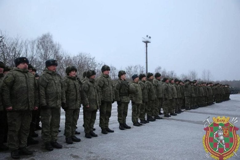Россия перебрасывает войска в Беларусь 03