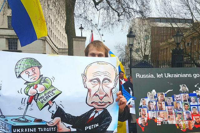 "Stop Russian aggression": protesters in London demanded stiffening sanctions against Russia 05