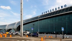 Понад 100 рейсів затримали в аеропортах Москви через атаку безпілотників. ВIДЕО