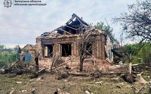 Масовані обстріли півдня України: десятки поранених, пошкоджені будинки, порт і цивільні судна