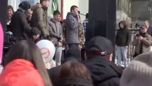 "Чому Путін не приїде сюди і не подихає з нами цим повітрям? Я не хочу померти у свої 11 років!" - школяр на мітингу в російському Волоколамську. ВIДЕО