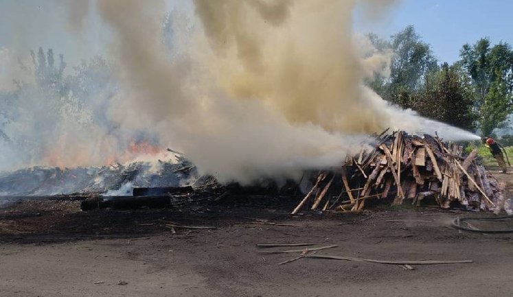 Окупанти вдарили по Ізюму: двоє людей загинули, ще четверо постраждали. ФОТО (оновлено)