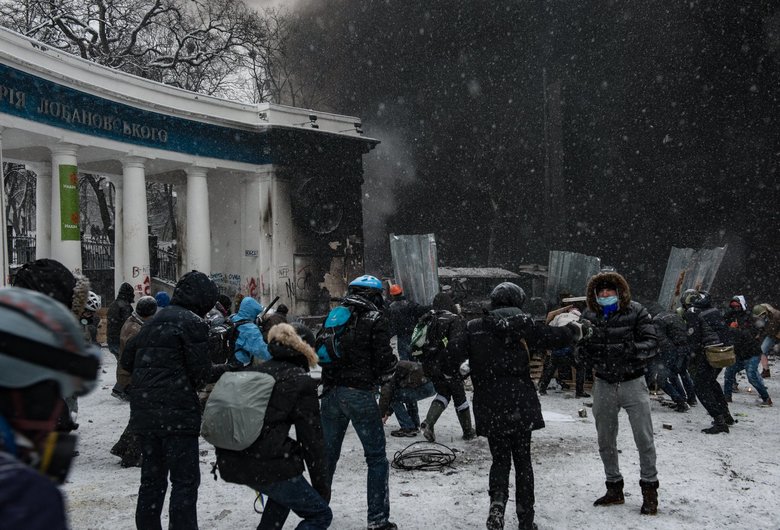 Вісім років від Вогнехреща на Грушевського: Вогонь запеклих не пече 04