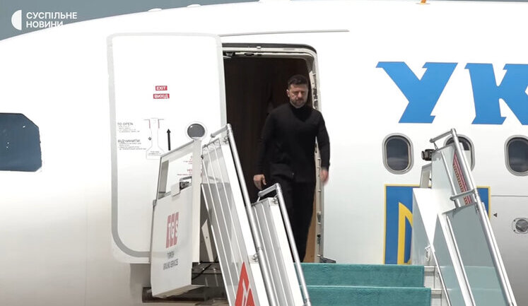 Після вступу на посаду президента Зеленський здійснив 134 закордонні подорожі. З них 48 - торік, - Times