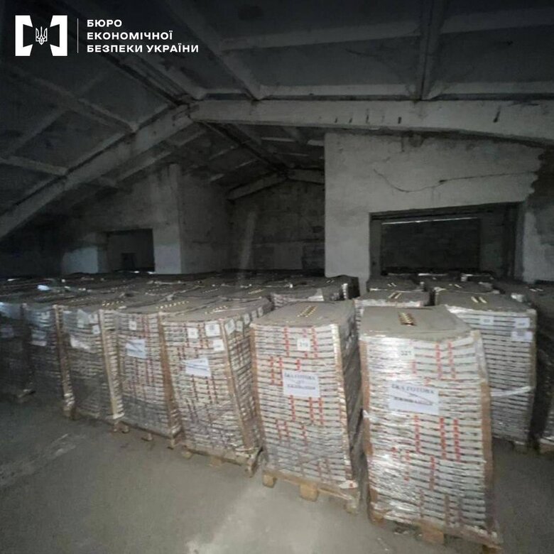 БЕБ знайшло склад з гуманітаркою невідомого походження на десятки мільйонів гривень 02