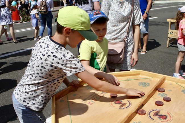 На Майдане Незалежности в Киеве начался фестиваль Все вместе - за семью 16