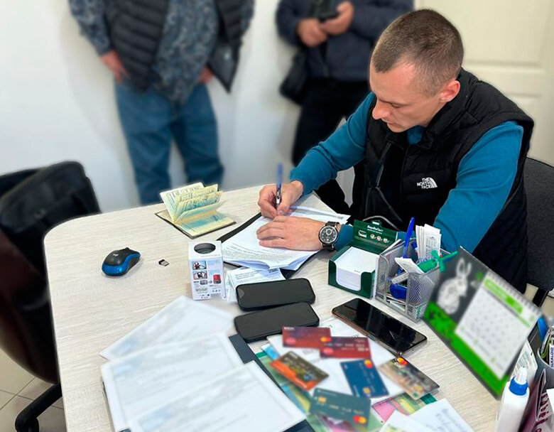 Схему оформлення чоловікам інвалідності для виїзду за кордон викрили в Полтаві, - Нацполіція 01