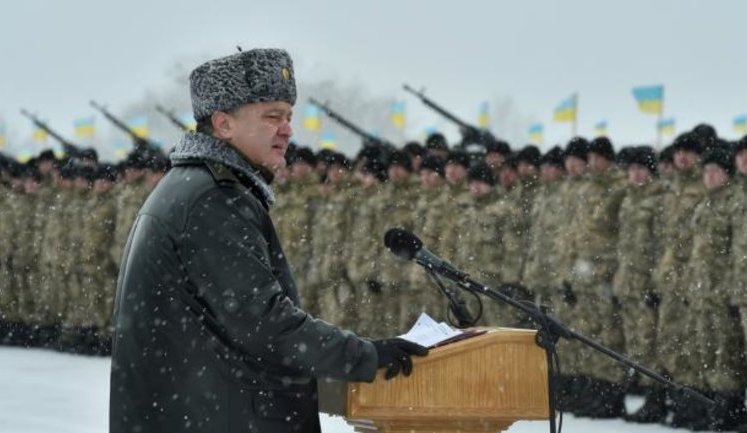 Если не будет мира - будет военное положение по всей стране, - Порошенко