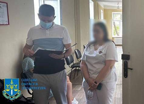 Выписка с диагнозом туберкулез за $1,5 тыс.: разоблачена глава врачебной комиссии в Одессе 01