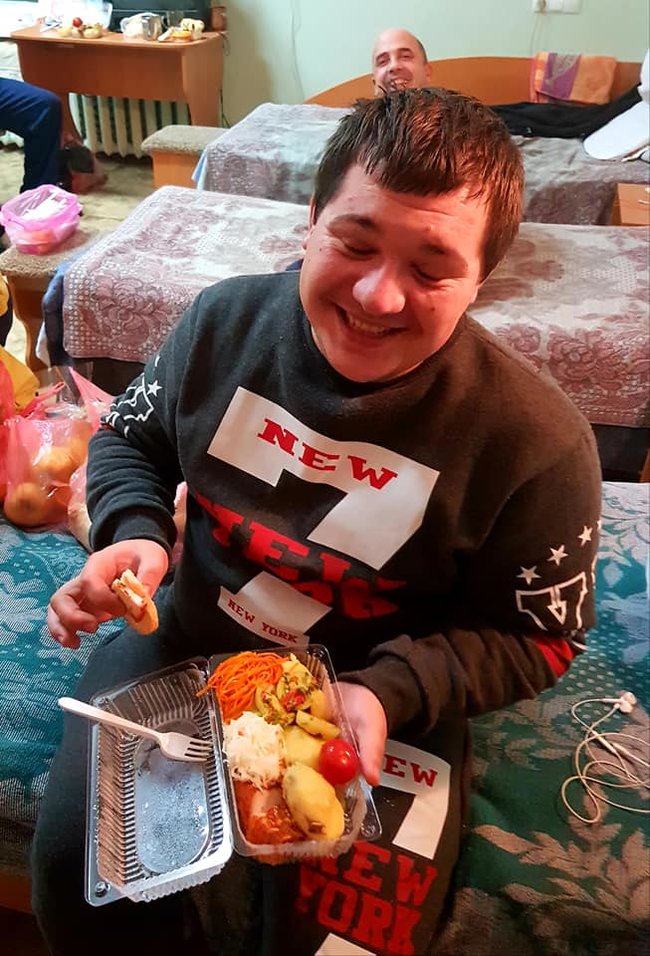 Хлопці раділи, як діти! - волонтери влаштували в Одеському військовому госпіталі свято для поранених бійців ЗСУ 07