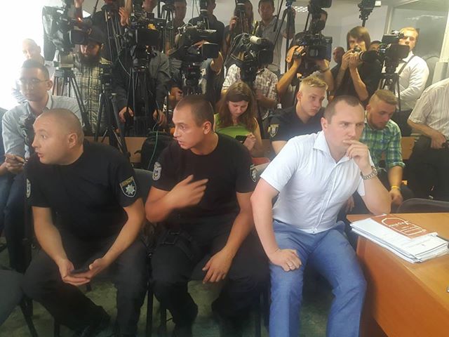 Yanukovych treason case hearing recessed over his lawyers obstruction 04