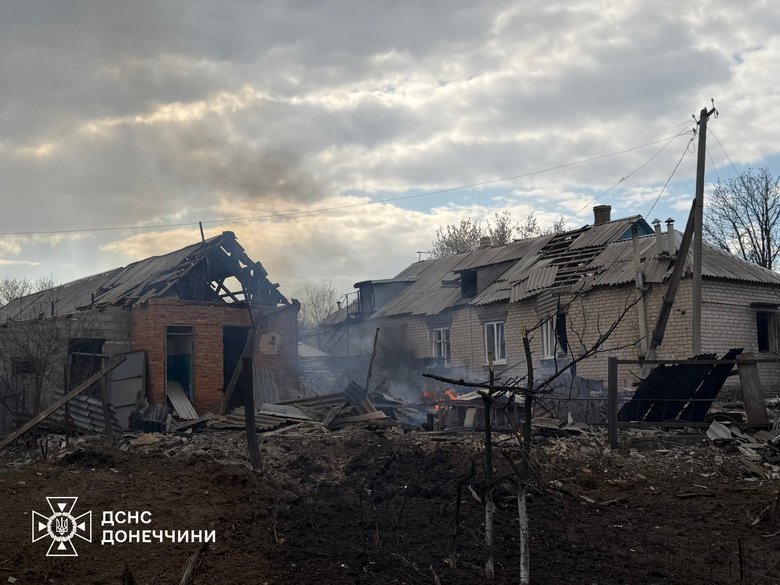 Удар БПЛА по Краматорску: ранены двое горожан, разрушения в центре