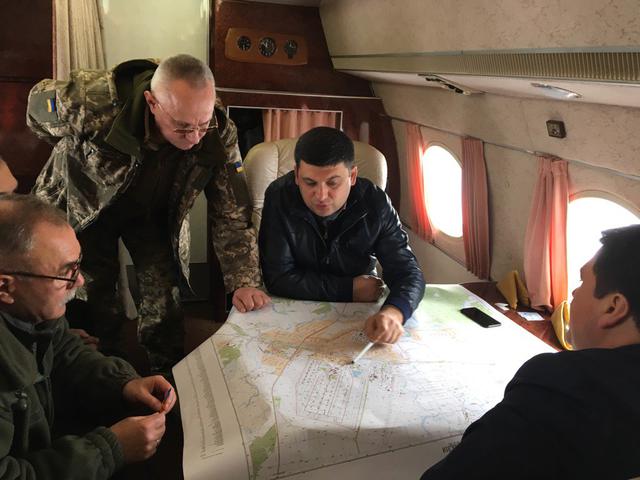 Гройсман прибув на Харківщину і прямує в Балаклію 02