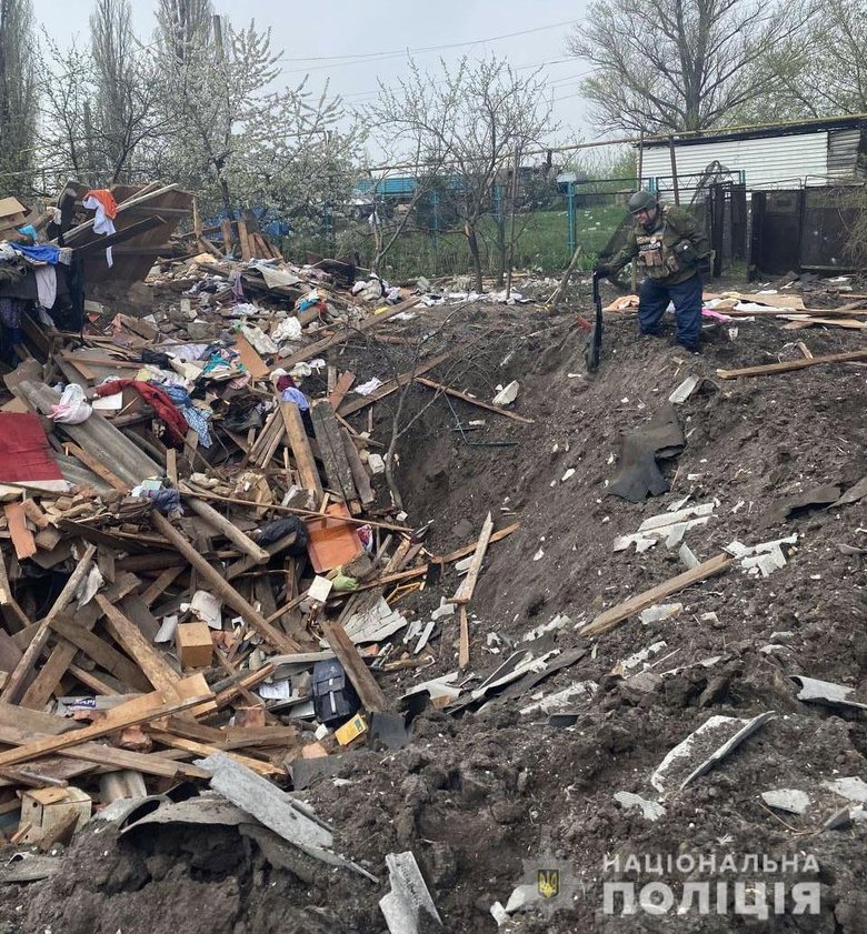 Окупанти обстріляли 13 населених пунктів Донеччини, 5 загиблих, є поранені, - Нацполіція 05