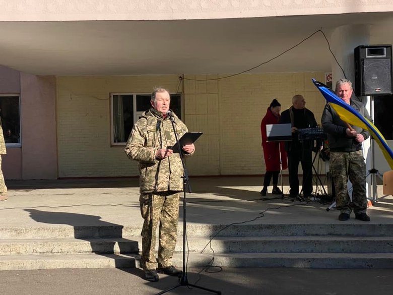 На Вінниччині попрощалися із загиблим внаслідок російського обстрілу воїном 56-ї ОМПБр Денисом Кононенком 06