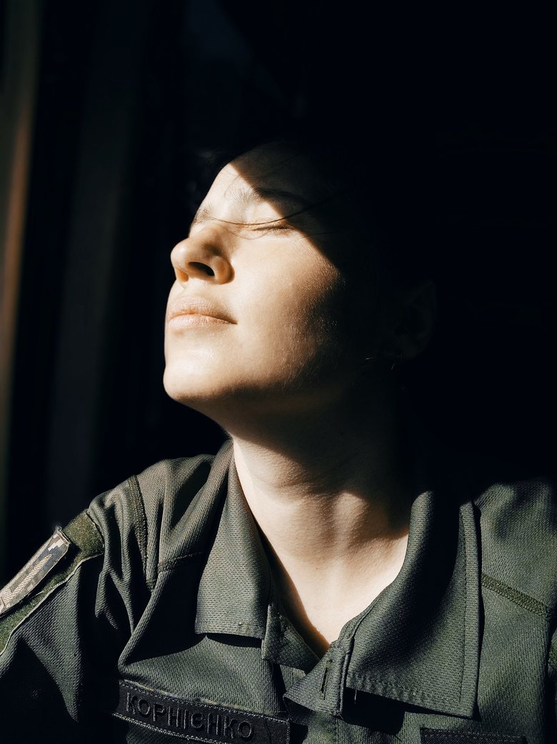 Підполковник ЗСУ Катерина Корнієнко: Діти з непідконтрольної території ходять у школу на нулі, ховаючи вишиванку у портфелі між книжками 01