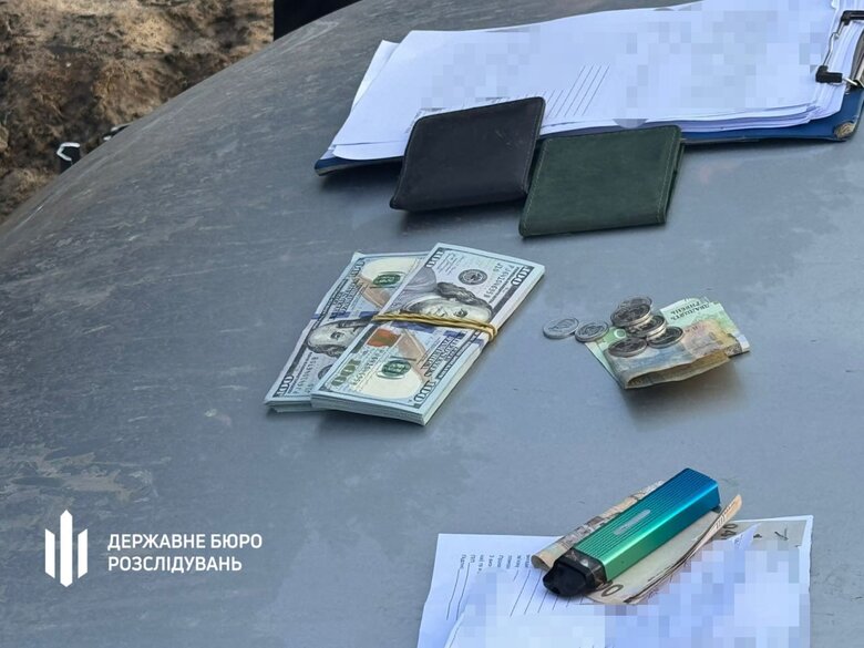 ДБР викрило правоохоронця на організації виїзду ухилянтів до Білорусі