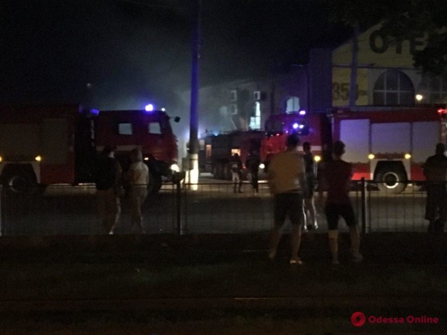 В одеському готелі сталася пожежа: 8 людей загинули, 10 - постраждали, - ДСНС 04