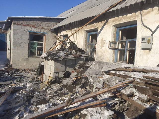 Последствия утреннего обстрела боевиками Авдеевки: найден труп женщины с многочисленными осколочными ранениями, - Аброськин 01 Последствия утреннего обстрела боевиками Авдеевки: найден труп женщины с многочисленными осколочными ранениями, - Аброськин 01