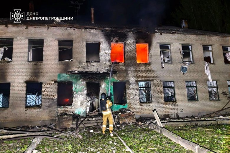Дніпропетровщина під ударами дронів: пошкоджено житло та адмінбудівлі