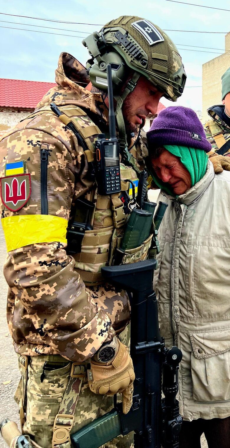 Экс-командир спецназа Израиля Денис Десятник: В Бахмуте ад. Нет электричества, воды, связи. Магазины не работают. Постоянно прилеты. Люди смирились с тем, что в любой момент могут погибнуть 03