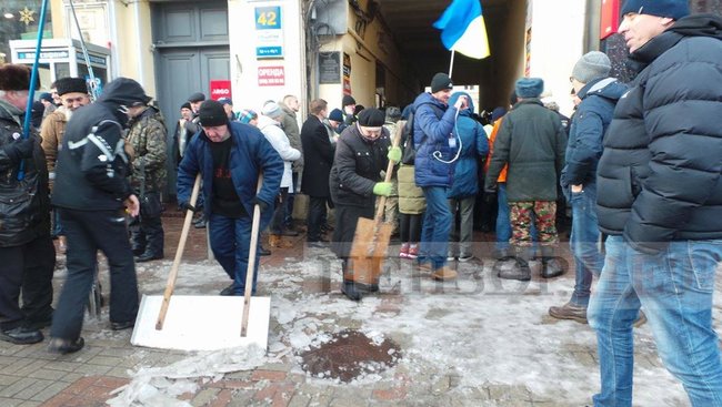 Saakashvili trial: police strengthen security outside court 03