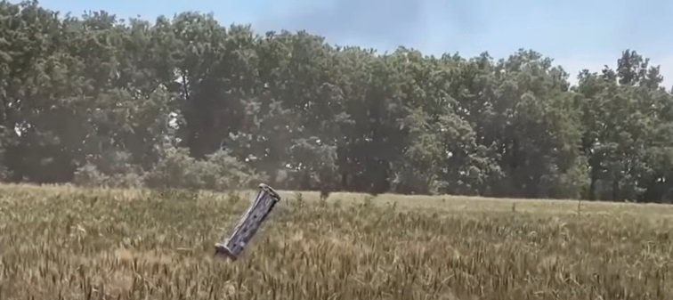 Войска РФ атакуют Лисичанский НПЗ, удерживают его часть. Обстрелы очень плотные, уничтожают дом за домом, - Гайдай 02