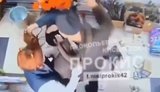 росіянин ударив жінку ножем у магазині
