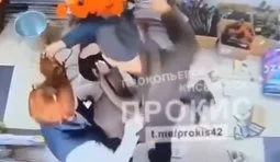 росіянин ударив жінку ножем у магазині